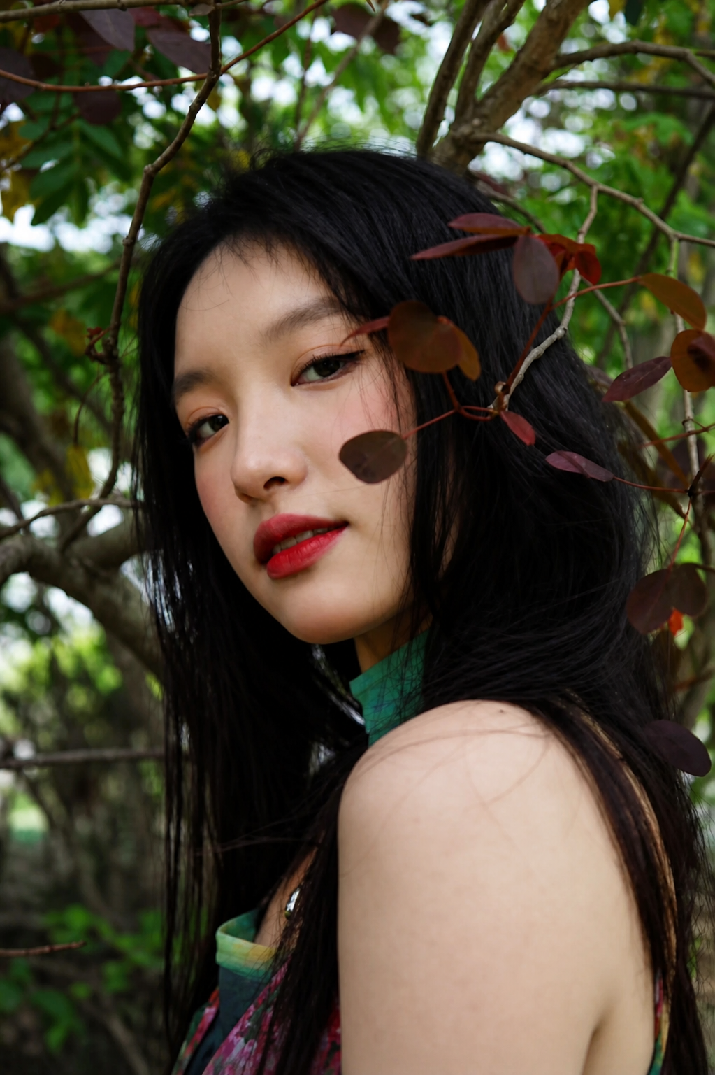 枝叶间的人像摄影